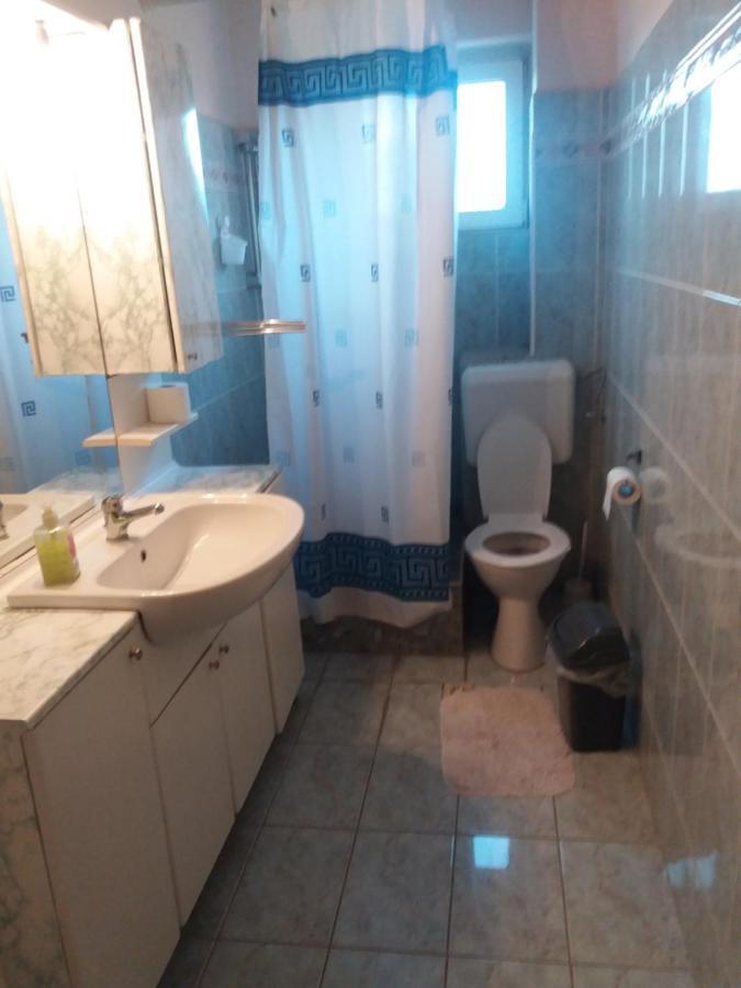 Cazare Neu-Arad Autostrada Apartment ภายนอก รูปภาพ