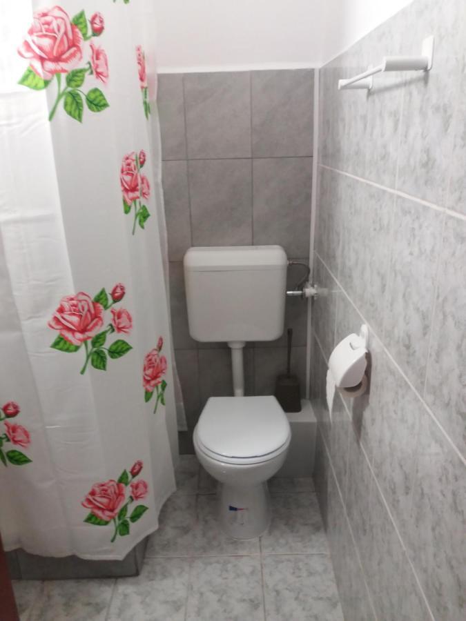 Cazare Neu-Arad Autostrada Apartment ภายนอก รูปภาพ