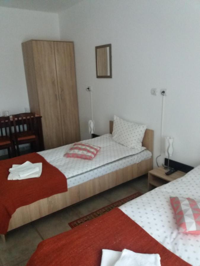 Cazare Neu-Arad Autostrada Apartment ภายนอก รูปภาพ
