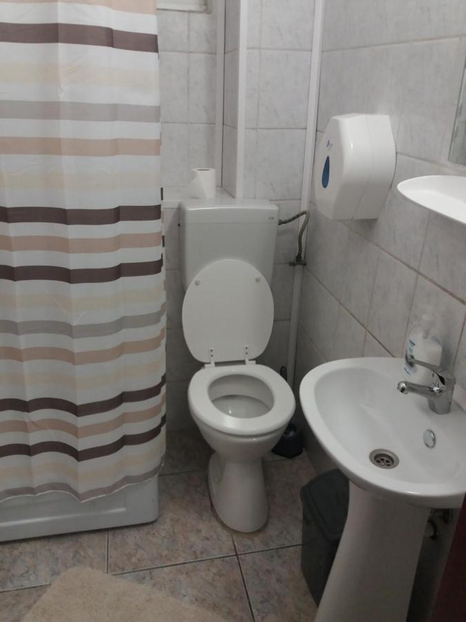 Cazare Neu-Arad Autostrada Apartment ภายนอก รูปภาพ