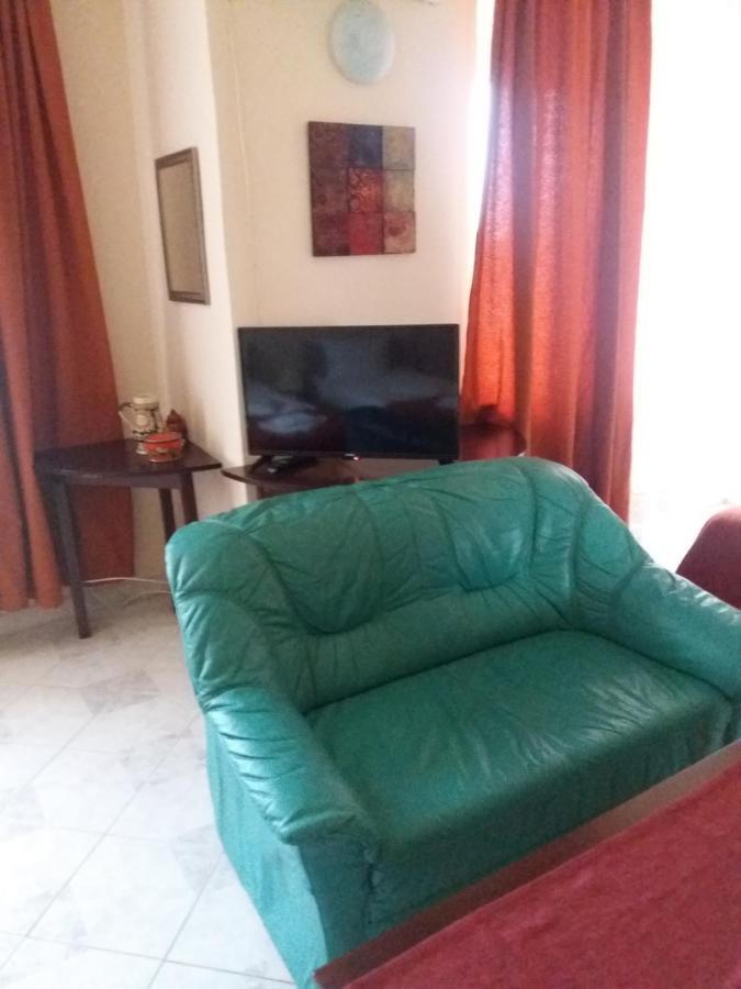 Cazare Neu-Arad Autostrada Apartment ภายนอก รูปภาพ